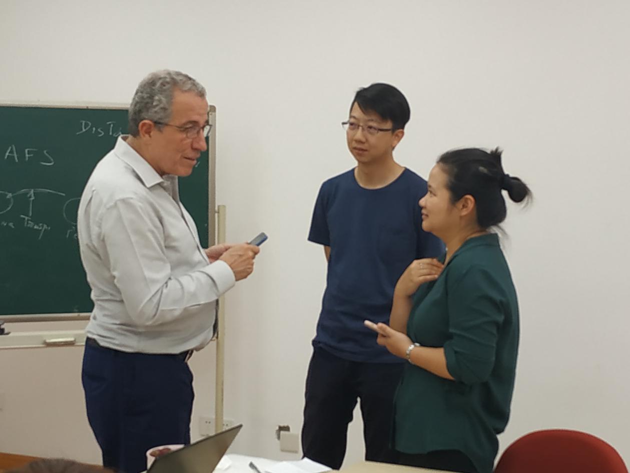 HOPKINS教授与老师互动交流