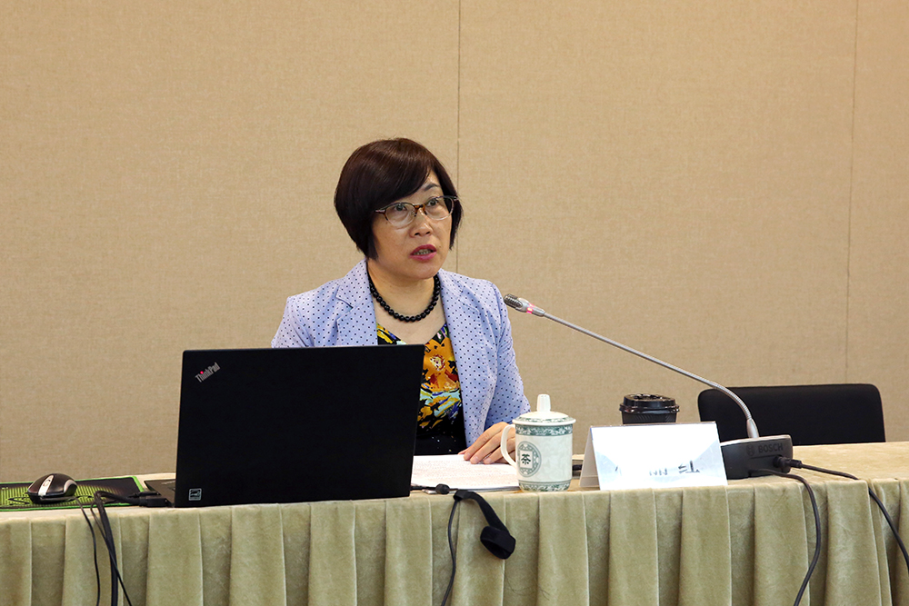 梅丽红作辅导讲座 梅丽红作辅导讲座