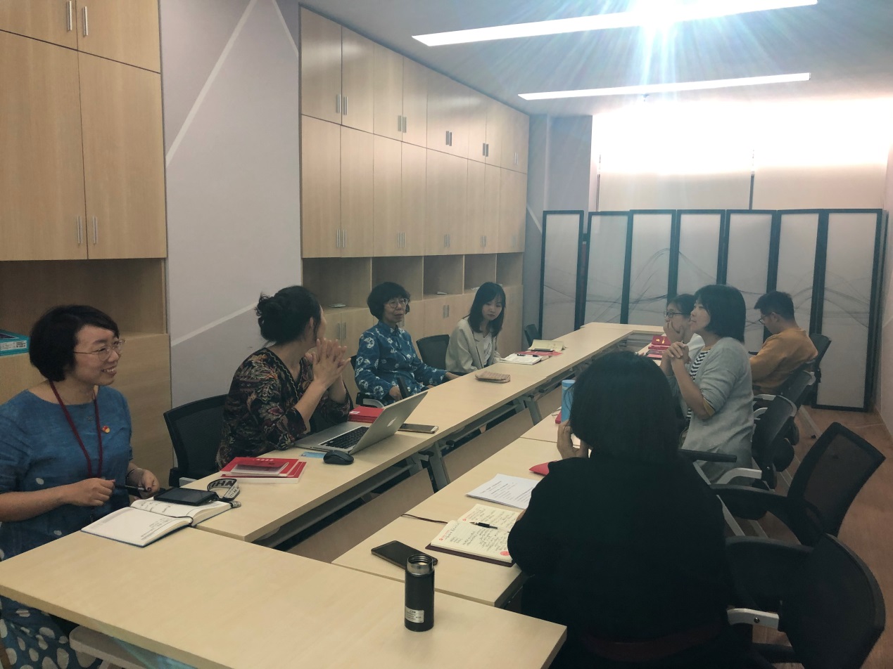 贺瑛副校长与支部成员现场交流