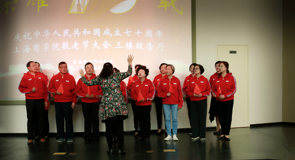 老同志合唱团歌唱祖国