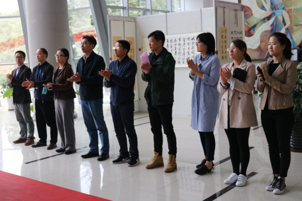 参加开幕式的文法学院教师代表