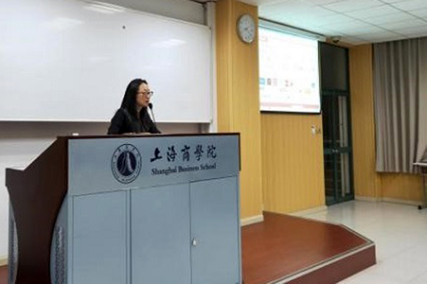 曹阳老师上台宣讲 曹阳老师上台宣讲