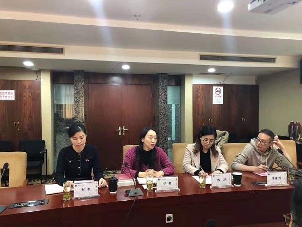 管理学院党总支书记伊铭讲话