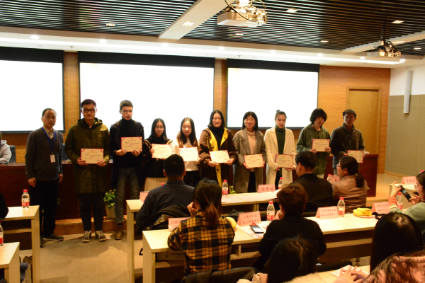 获奖学生合影 获奖学生合影