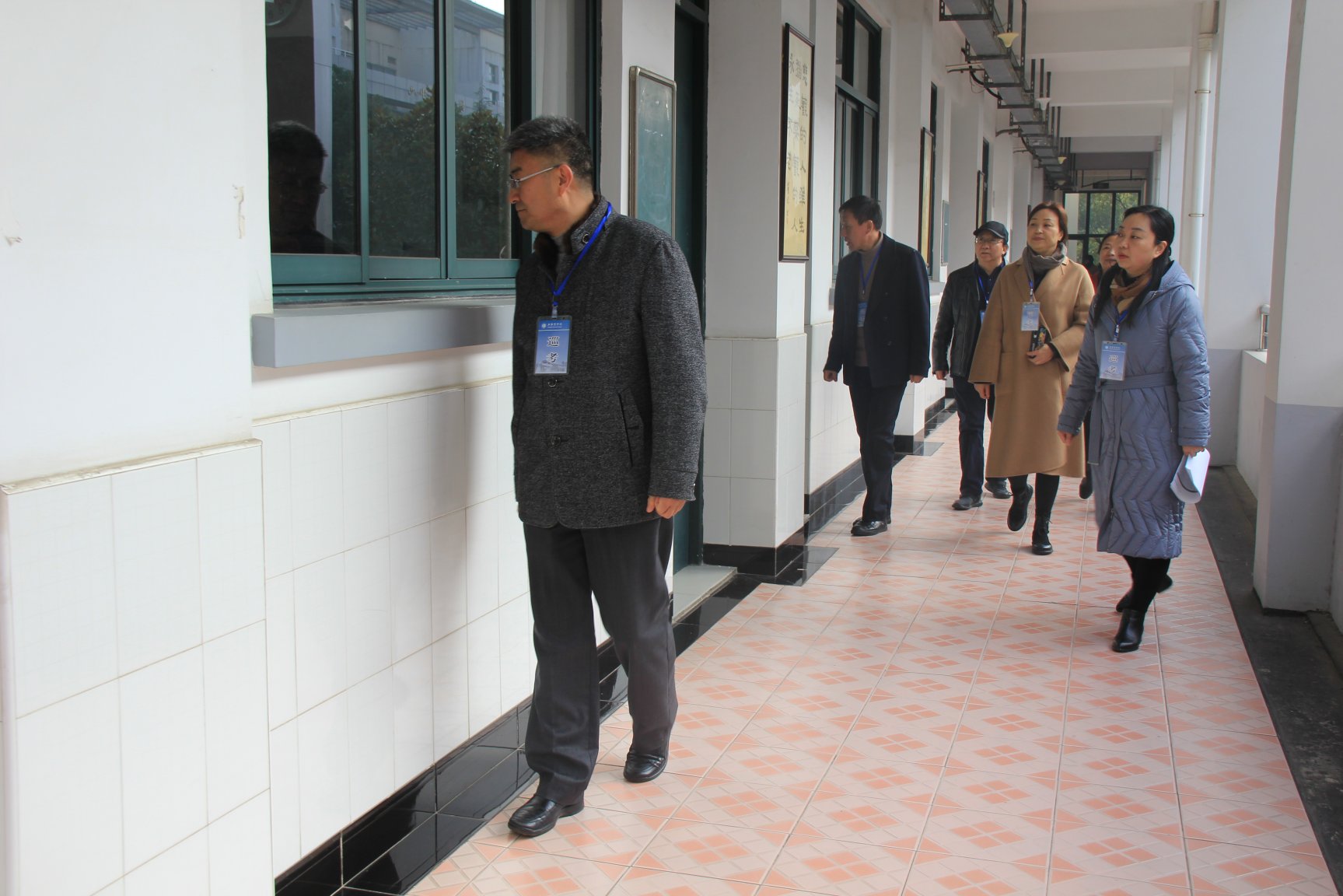 副校长陈剑峰一行进行期末考试巡查工作