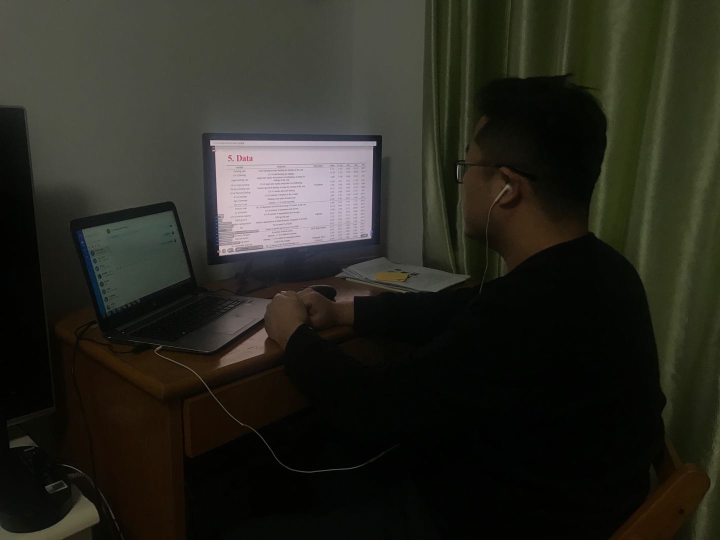 主讲人与听众进行交流探讨