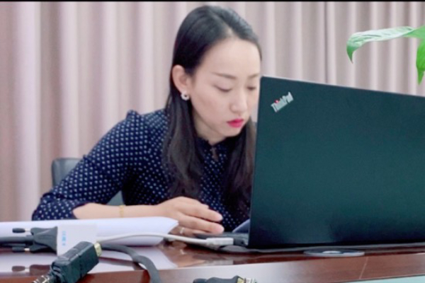 第三章主讲人：财务金融学院党总支书记伊铭同志