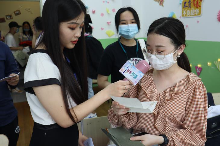 “纸短情长”活动现场