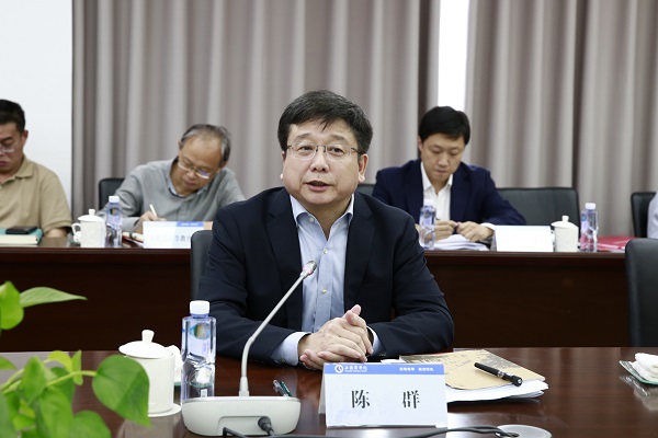 图为副市长陈群讲话 图为副市长陈群讲话