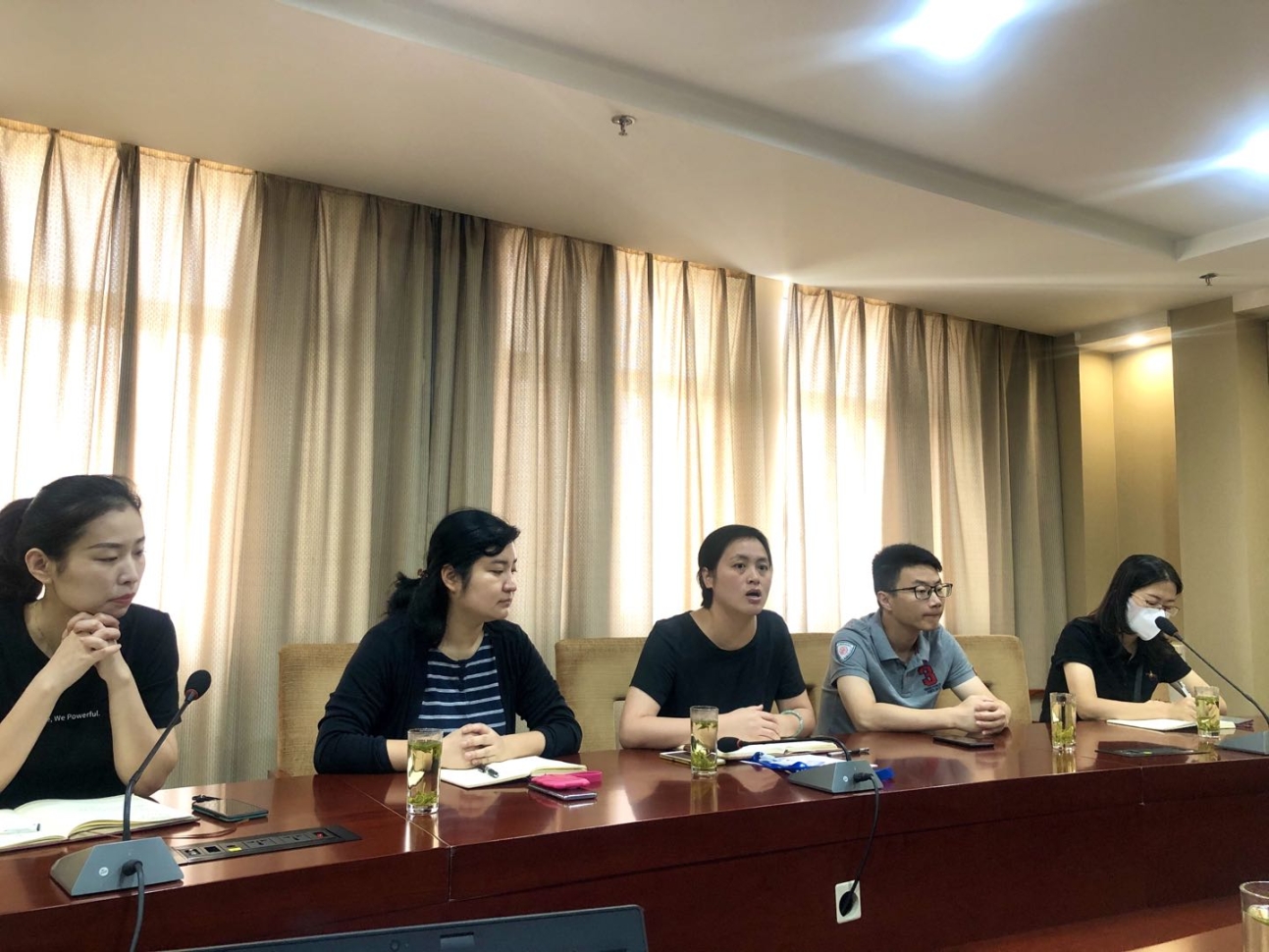 图为交流会现场