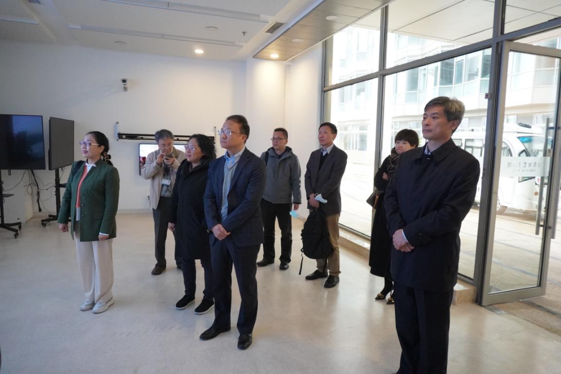 参观上科大多学科人工现实工作室 参观上科大多学科人工现实工作室