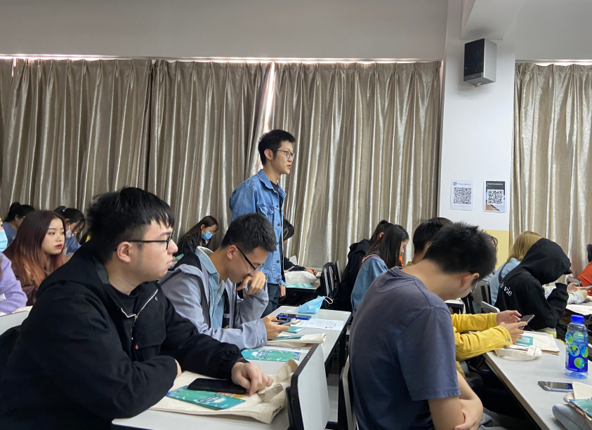 学生提问、老师答疑环节