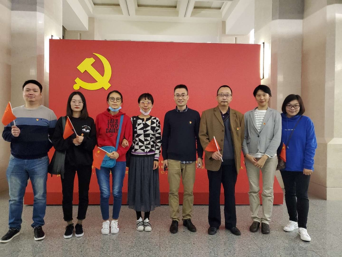 图为活动现场 图为活动现场