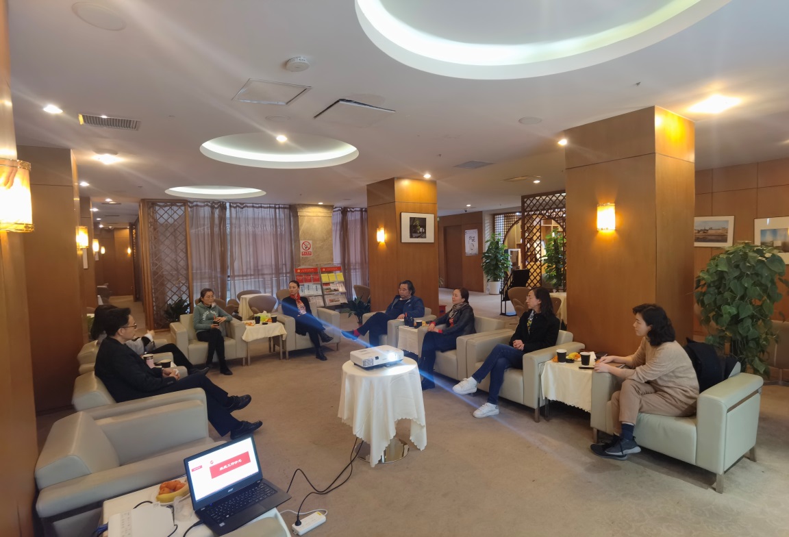 图为统战工作沙龙交流现场 图为统战工作沙龙交流现场