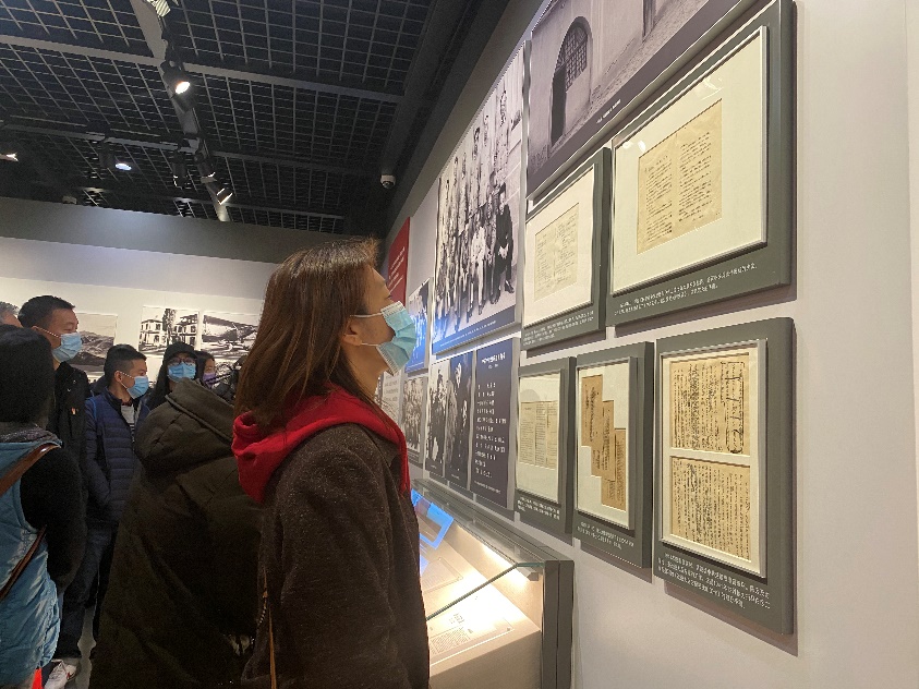 (图为学院党员参观陈云纪念馆) (图为学院党员参观陈云纪念馆)