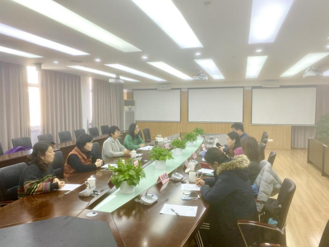 图为会议现场 图为会议现场