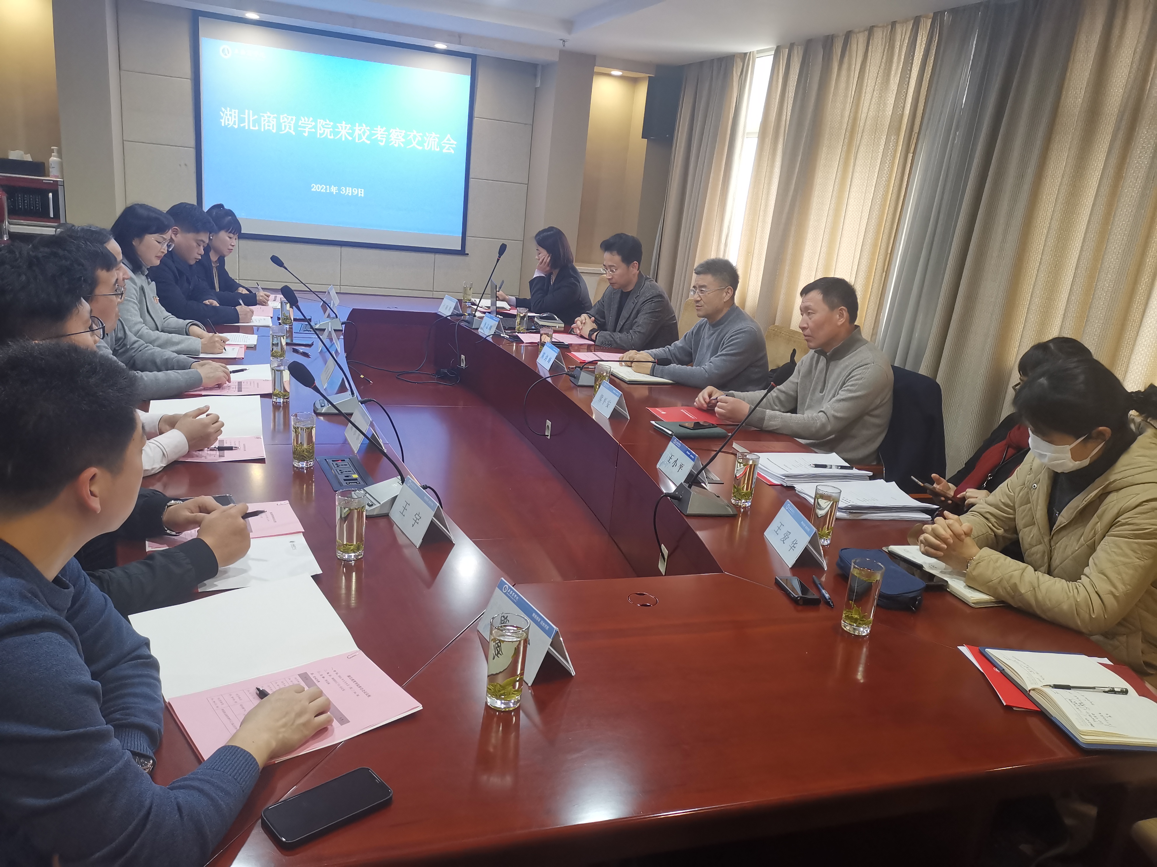 图为陈剑峰发表讲话