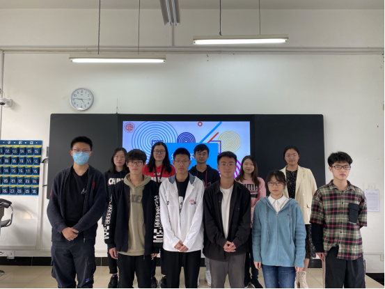 评委与参赛人员合影 评委与参赛人员合影