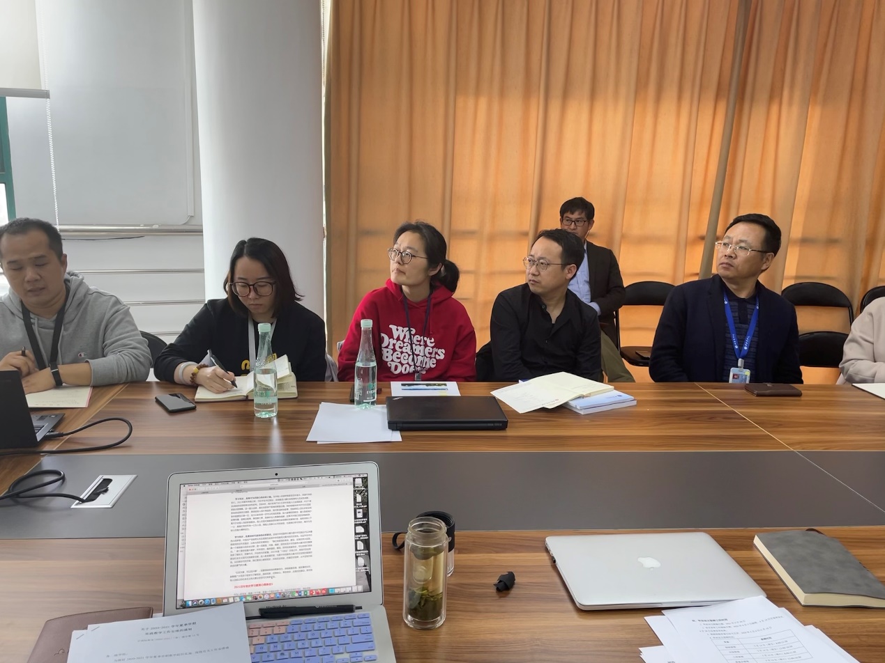 图为交流现场 图为交流现场