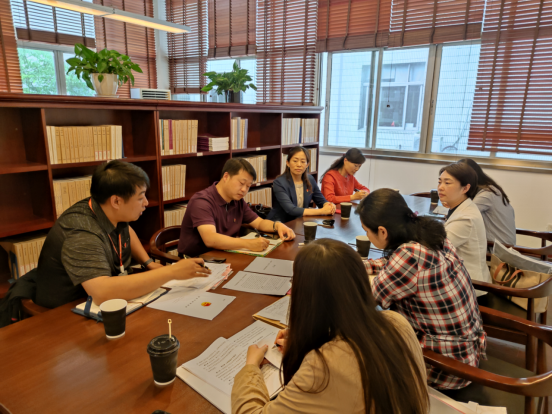 座谈会现场 座谈会现场