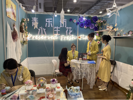 大赛中国贸专家和我校学生进行国贸商务谈判,全程英文 大赛中国贸专家和我校学生进行国贸商务谈判,全程英文