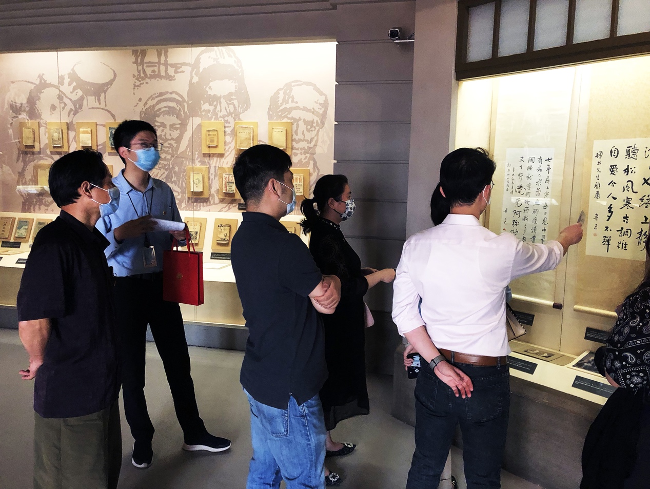 参观鲁迅纪念馆 参观鲁迅纪念馆