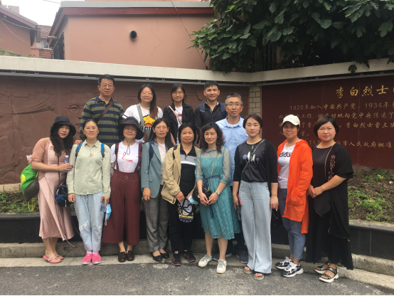 商务经济学院教工第一支部部分党员教师合影 商务经济学院教工第一支部部分党员教师合影