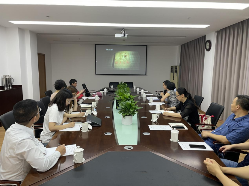 图为组织生活会现场 图为组织生活会现场