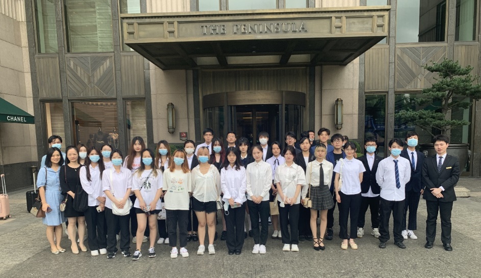 上海半岛酒店认知实习后师生现场合影 上海半岛酒店认知实习后师生现场合影