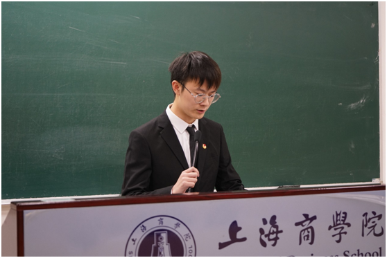 图为部门代表发言 图为部门代表发言