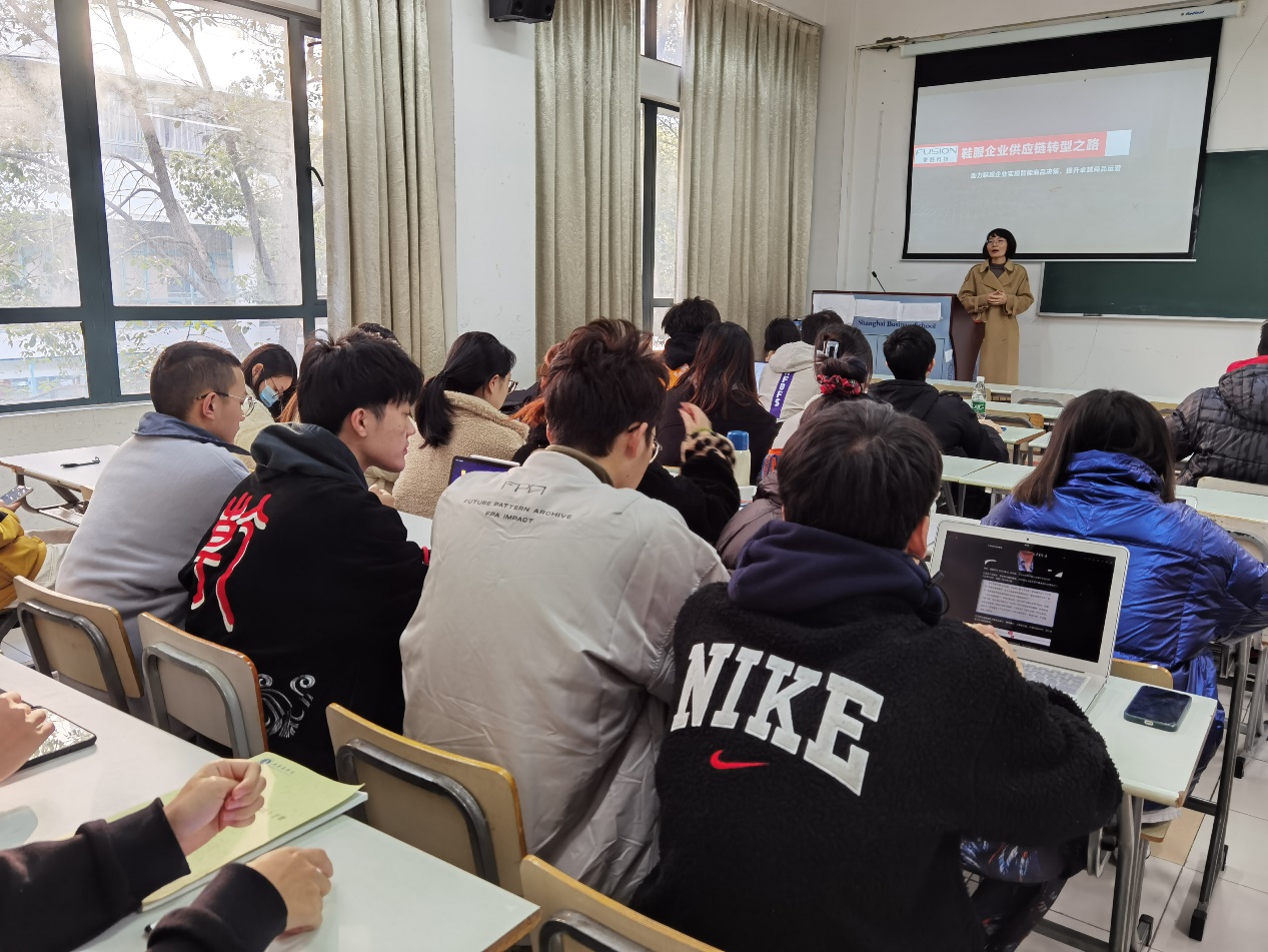 图为课程现场 图为课程现场