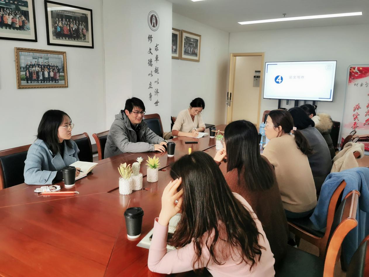 图为讲座现场 图为讲座现场