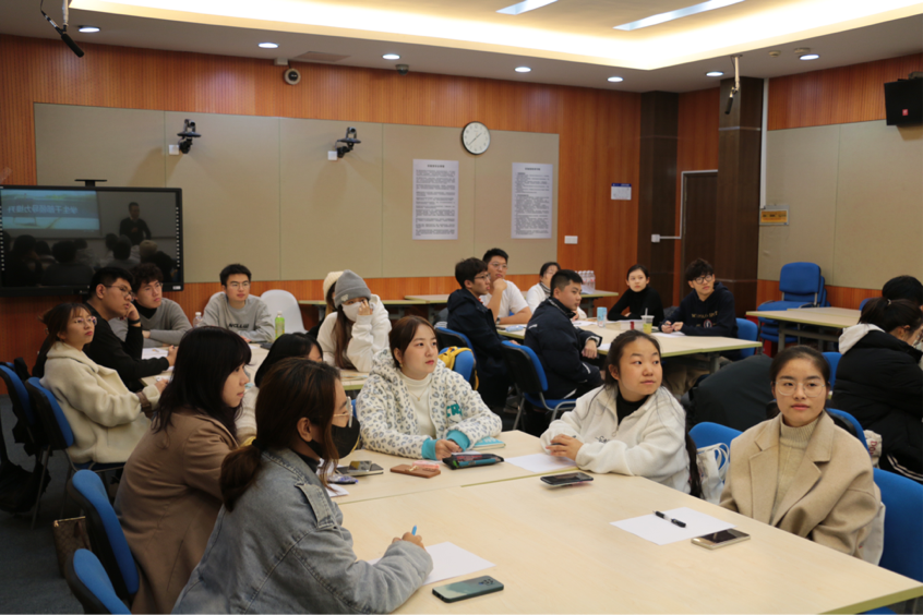 图为活动现场 图为活动现场