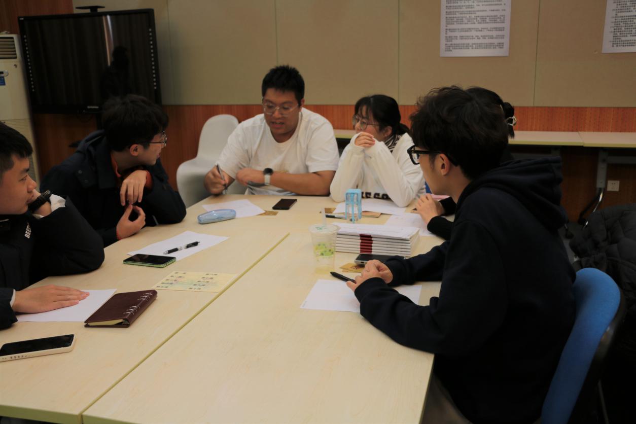 图为现场讨论环节 图为现场讨论环节