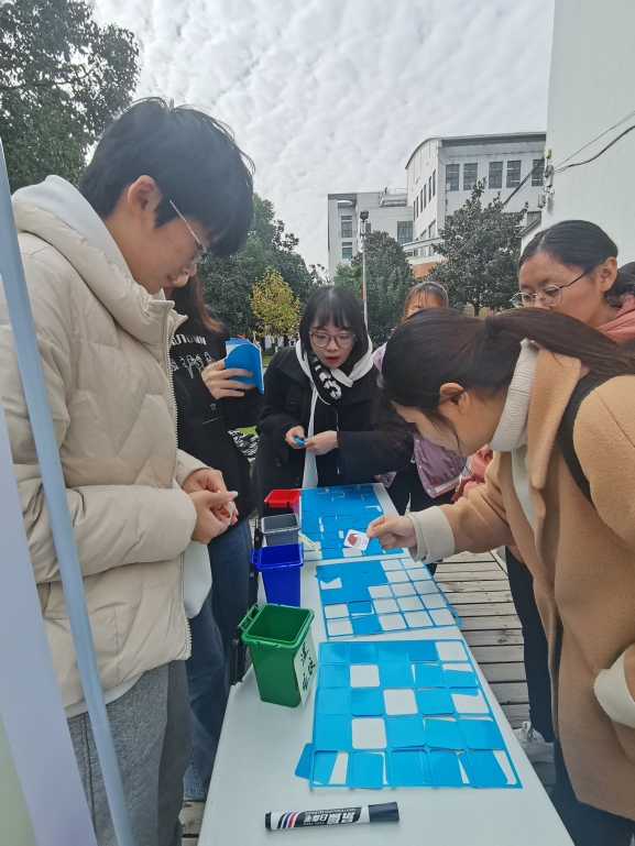 见“圾”行事——线下知识竞赛现场 见“圾”行事——线下知识竞赛现场