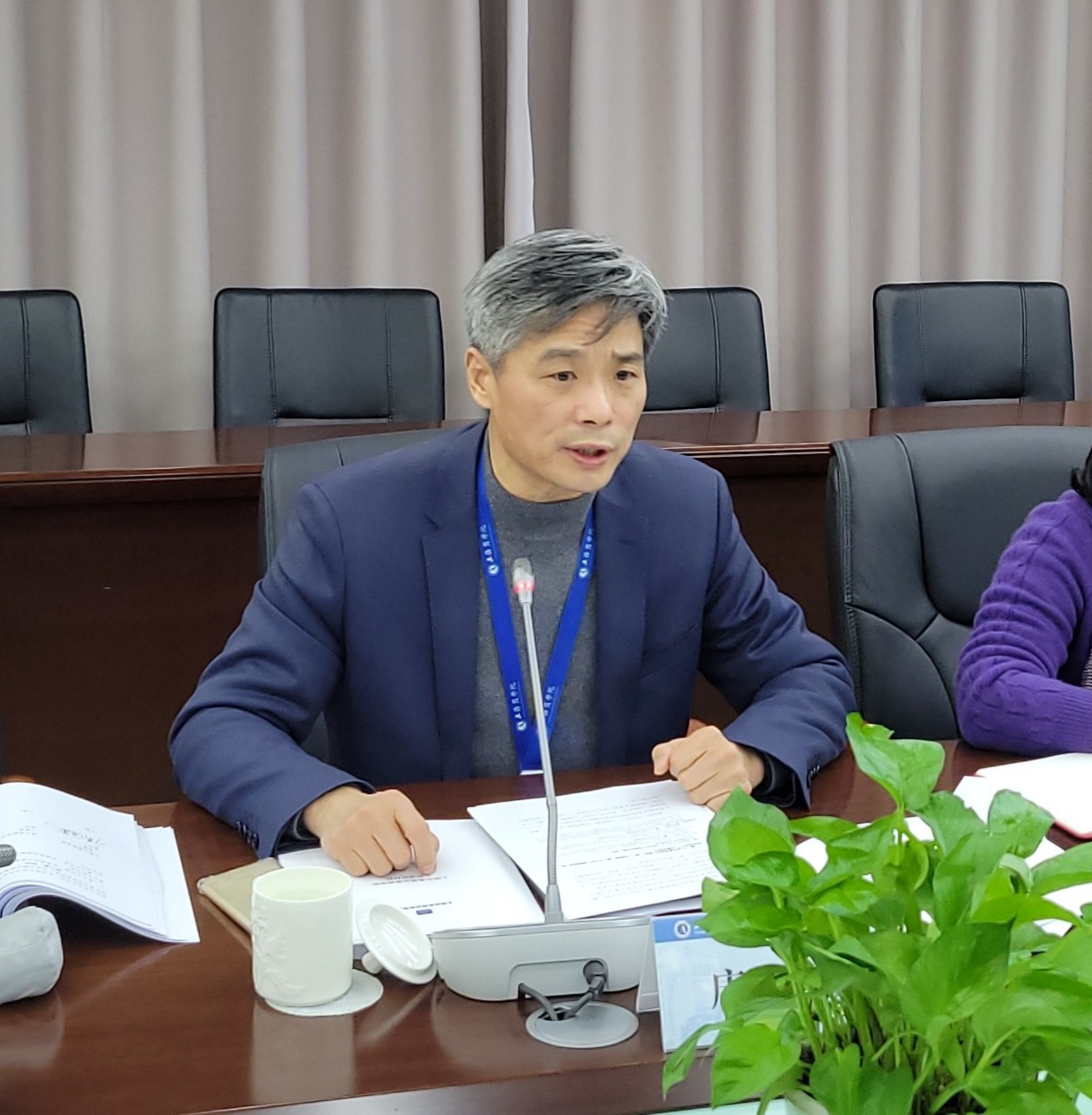 图为唐海燕讲话