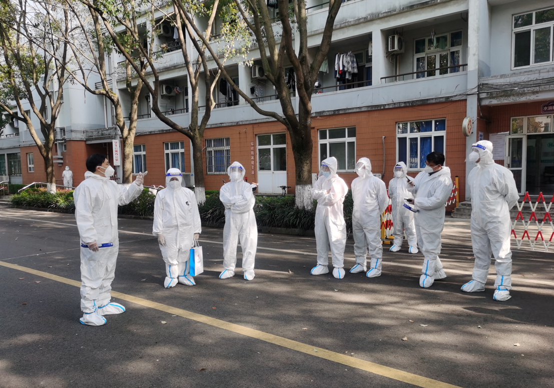 图为副校长张绍华指挥调度疫情防控应急实战演练