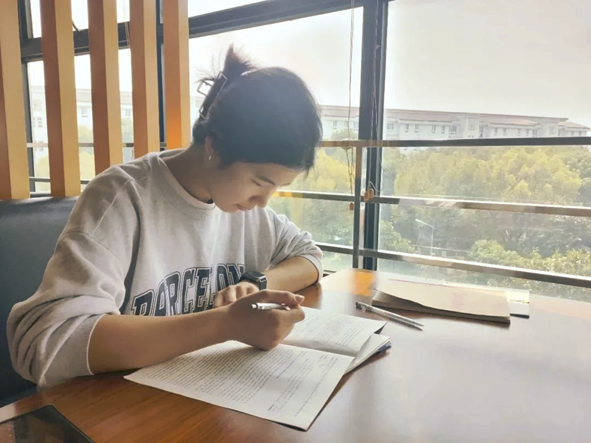 商务信息学院学生 王佳怡