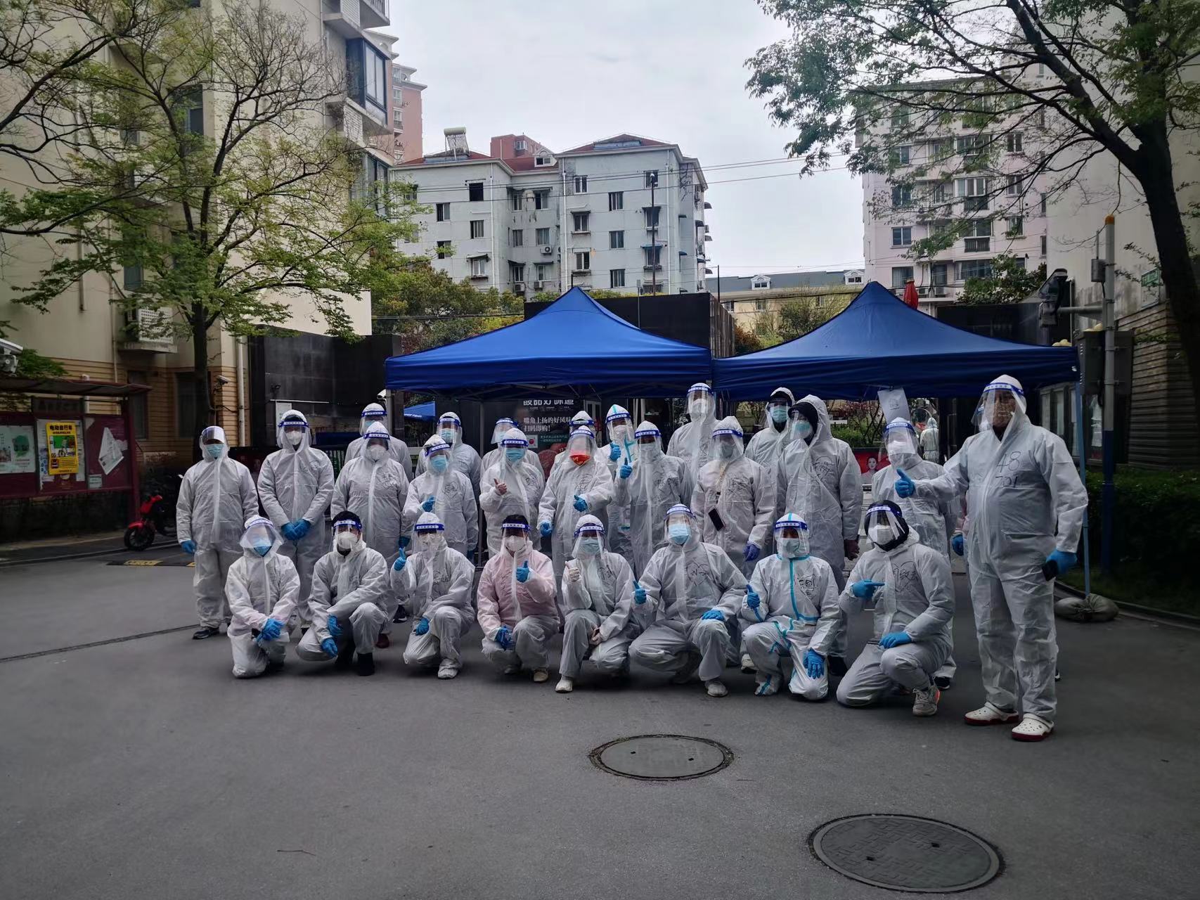 教职工第五党支部书记吴芹社区疫情防控服务工作