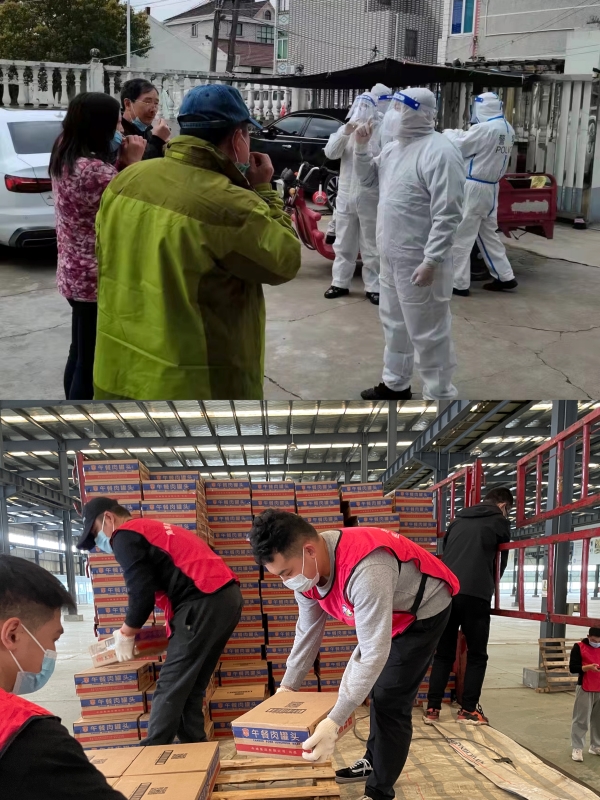 孙涛在指导居民做抗原检测、搬运物资