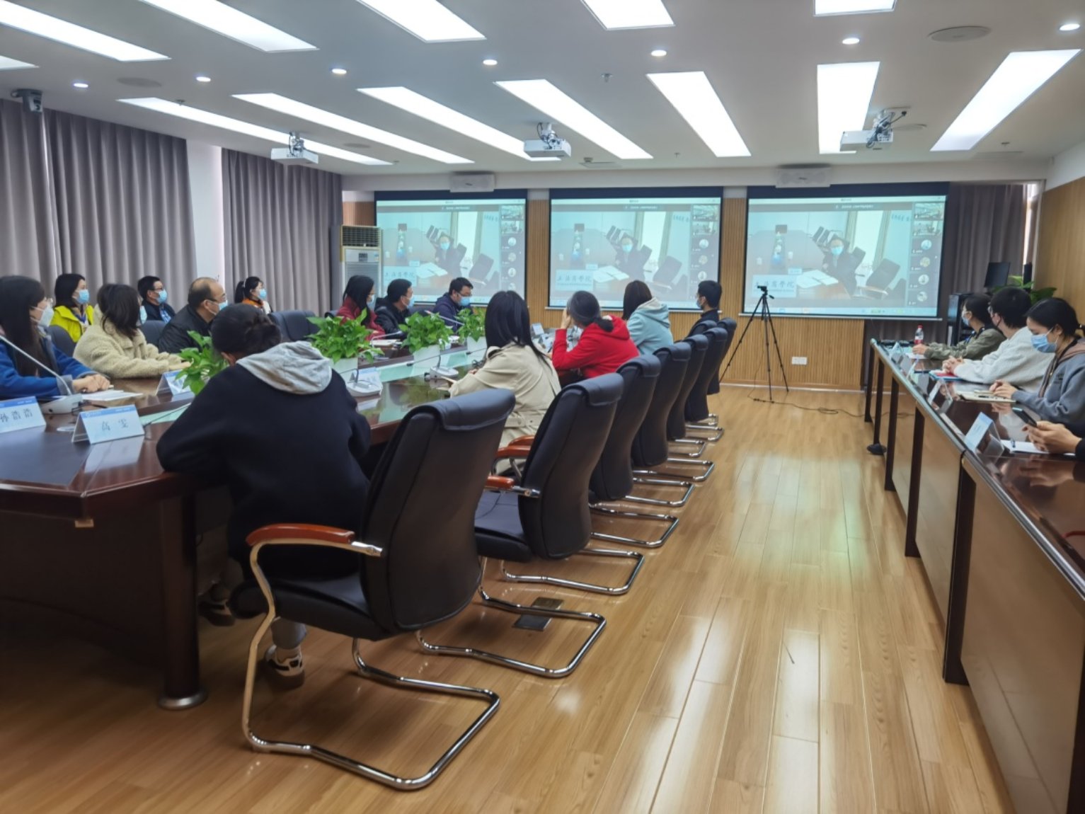 徐汇校区疫情防控临时党支部成立大会