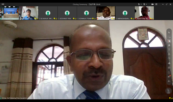 图为学员代表讲话