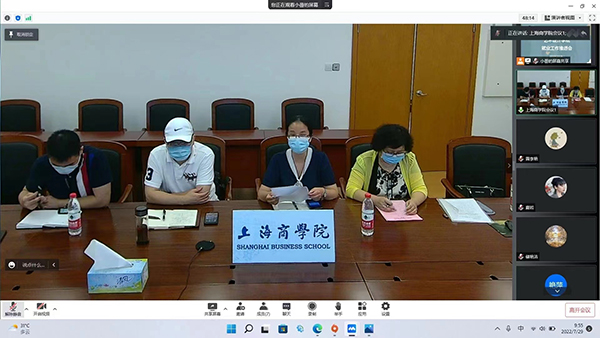 图为就业促进会现场 图为就业促进会现场