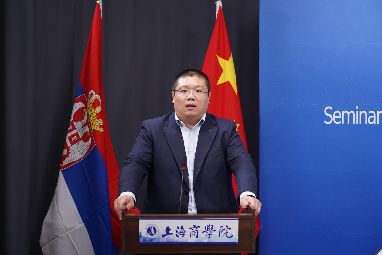 图为专家代表米晋宏先生发言