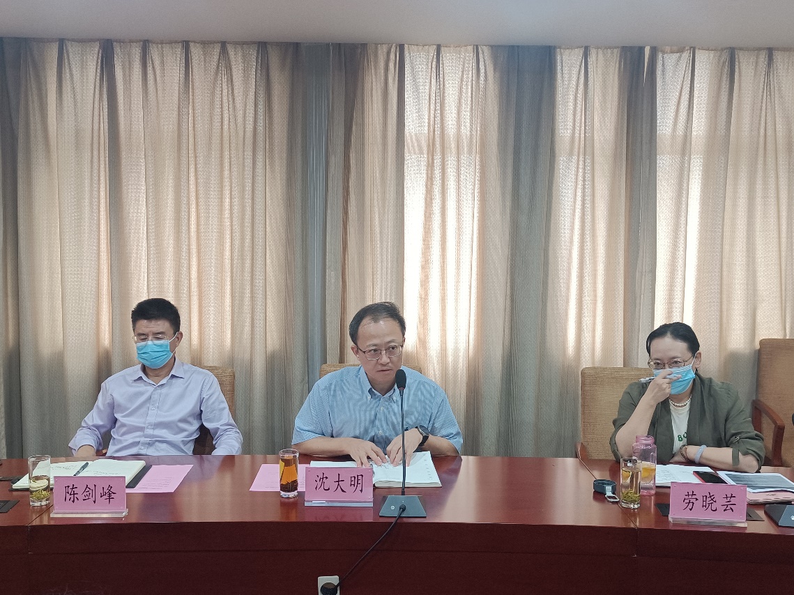 （图为其他校领导发言）