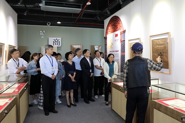 图为“小商标 大见证”讲解现场 图为“小商标 大见证”讲解现场