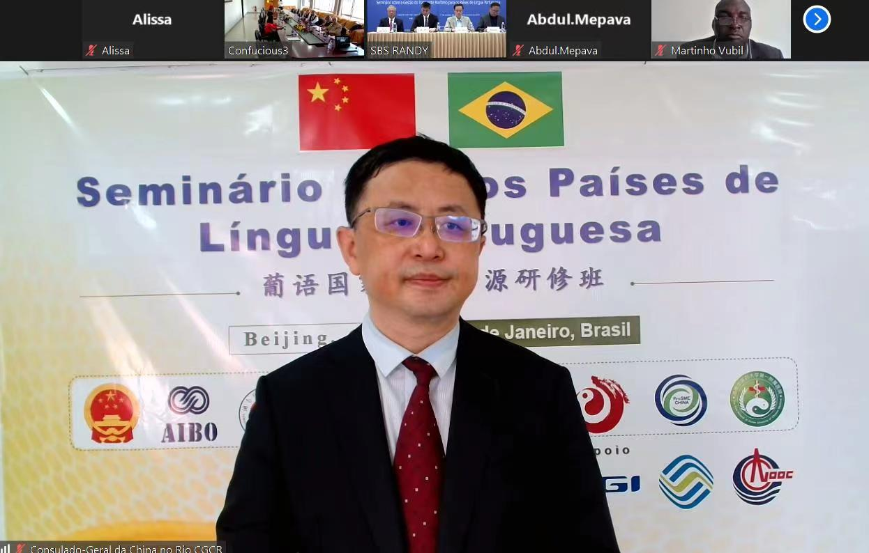 图为徐元胜发言 图为徐元胜发言