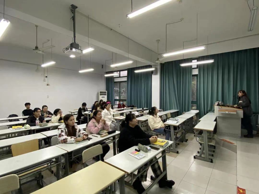 图为图为“打造优良学风 不负青春韶华”主题班会 图为图为“打造优良学风 不负青春韶华”主题班会