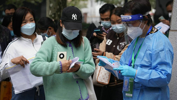 考生进场信息核验现场
