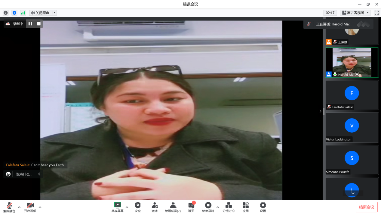 图为学员代表发言 图为学员代表发言